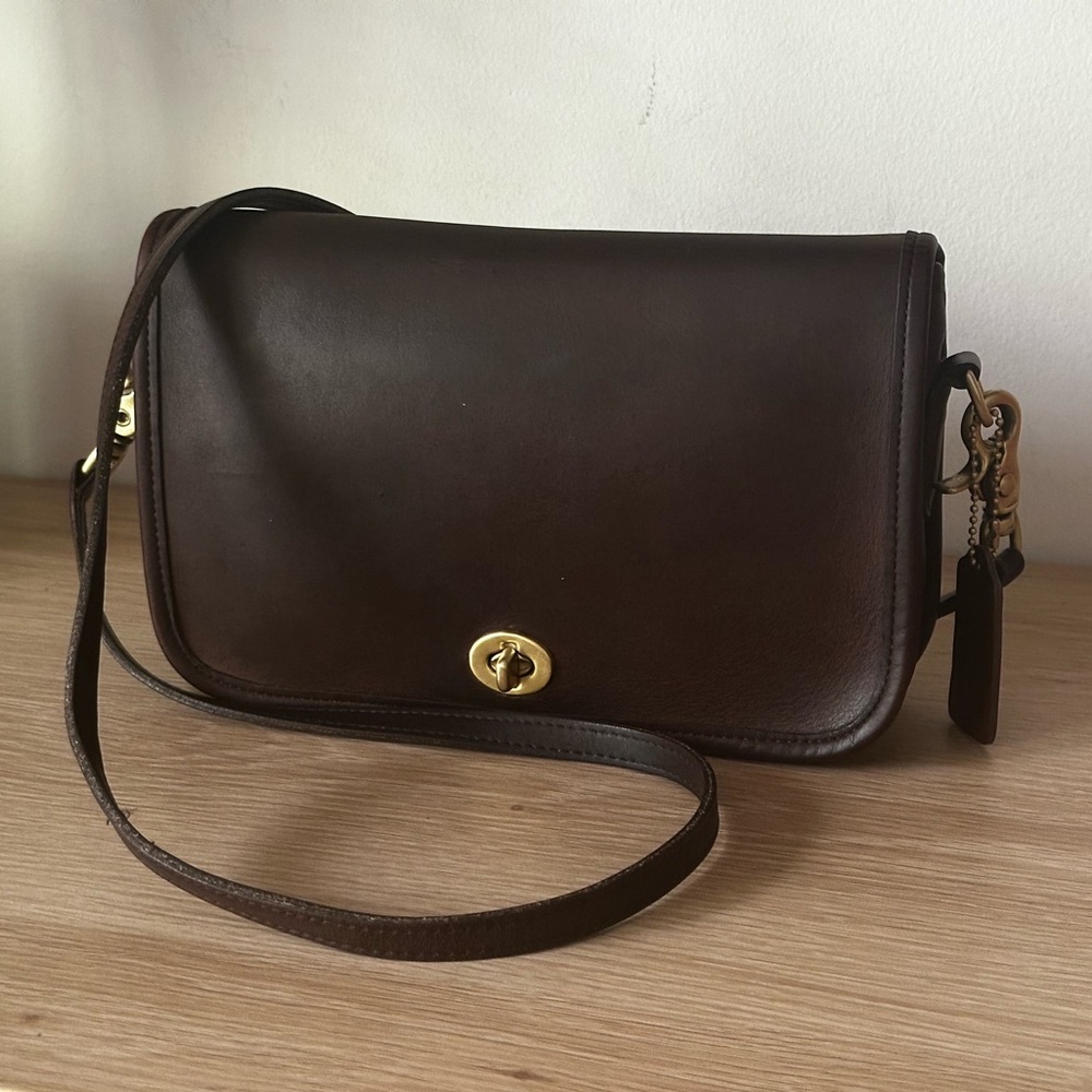 Vintage Coach Penny Pocket Bag 9755 Mahogany Brown Leather crossbody VTG